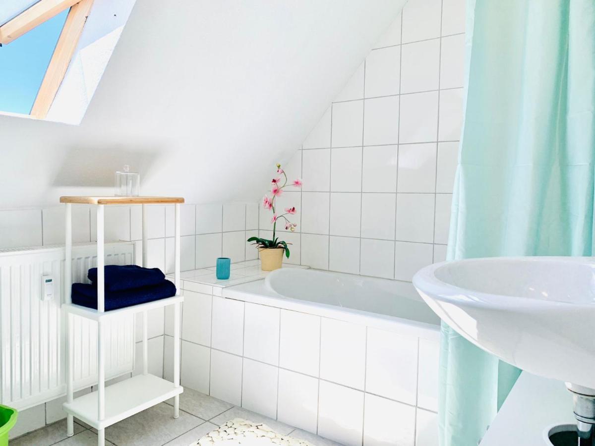 Ferienwohnung Liesel - Kuche, Bad, Wlan, 3 Schlafzimmer, Parkplatz Malterdingen エクステリア 写真